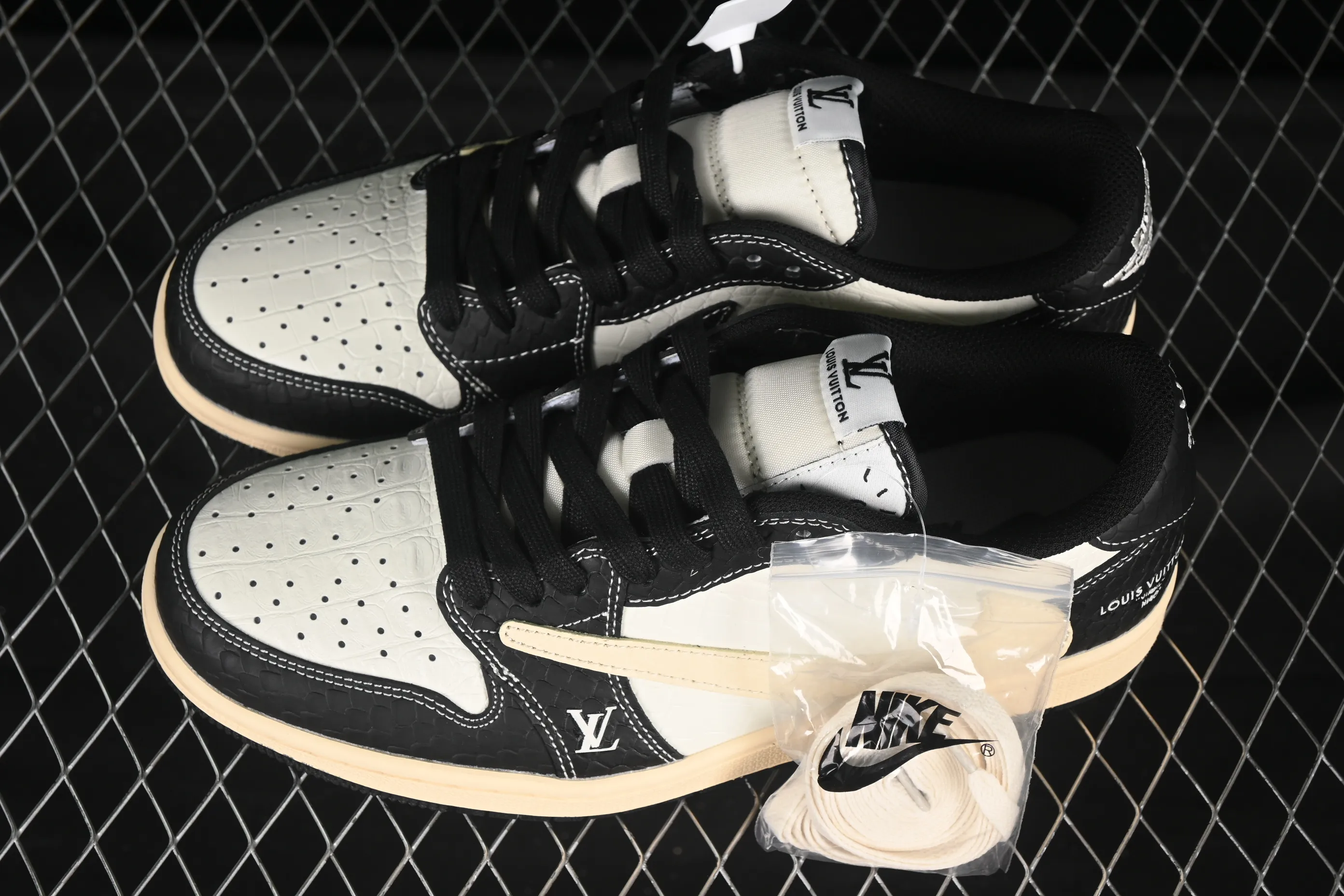 All categories Air Jordan Jordan series basketball shoes Air Jordan 1 Low High-end customized low-top sneakers Travis Scott x Fragment Design x Air Jordan 1 Low OG SP AJ1 LV joint beige crocodile pattern low-top cultural casual sneakers XX3168-152